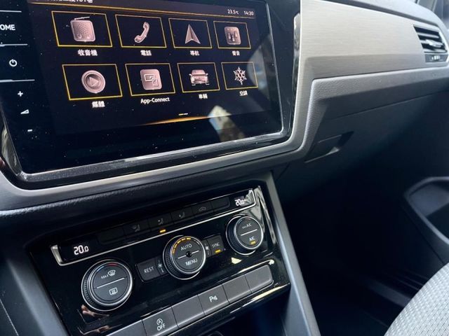 Volkswagen 福斯 Touran  第1張相片