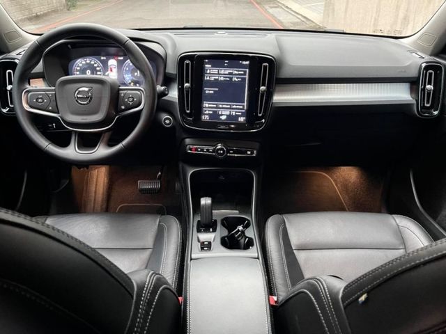 Volvo XC40  第3張相片