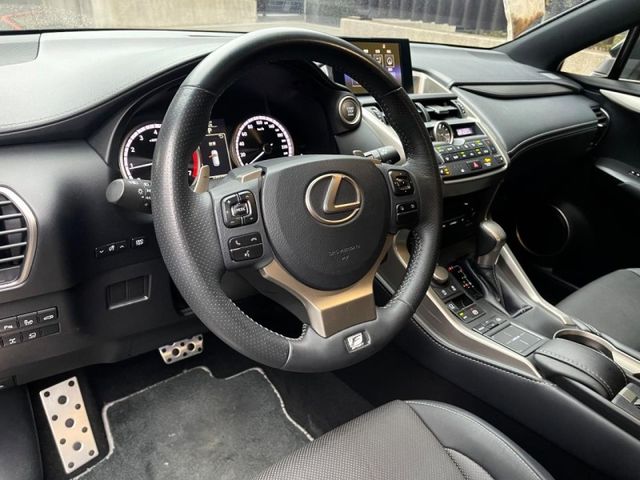 Lexus NX  第4張相片