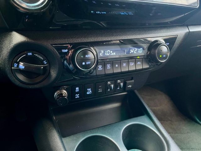 Toyota Hilux  第12張相片