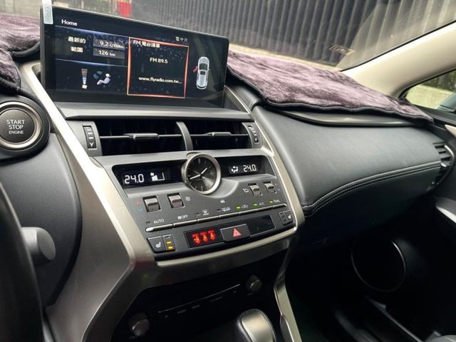 Lexus NX  第6張相片