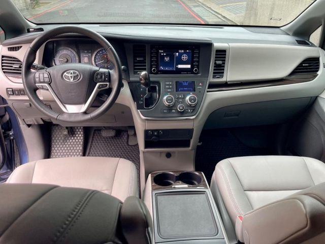 Toyota Sienna  第3張相片