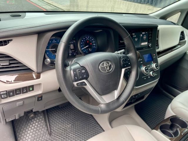 Toyota Sienna  第7張相片