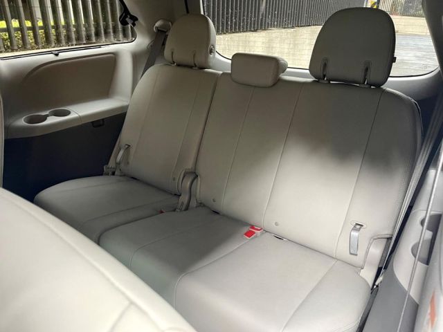 Toyota Sienna  第9張相片