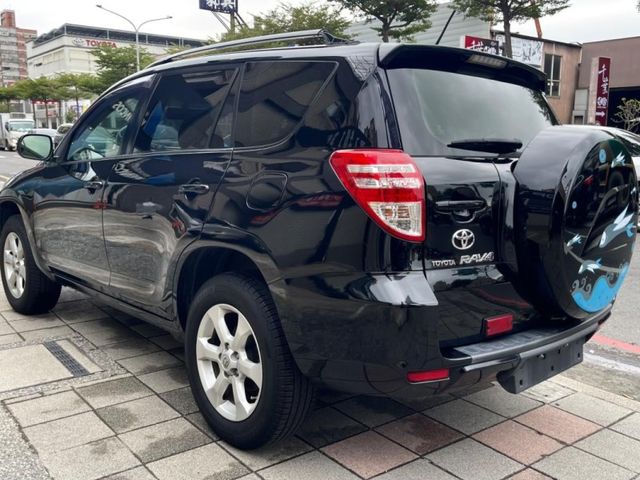 Toyota RAV4  第3張相片