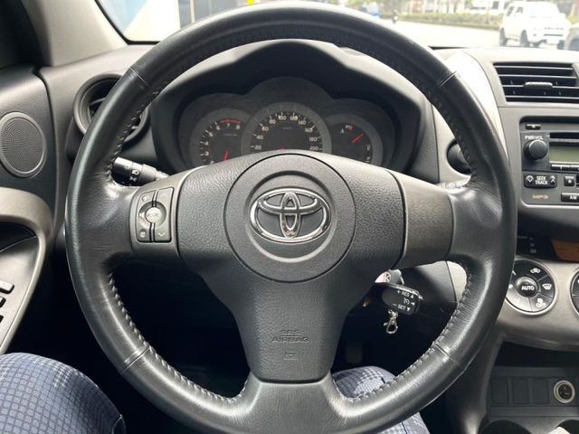Toyota RAV4  第8張相片