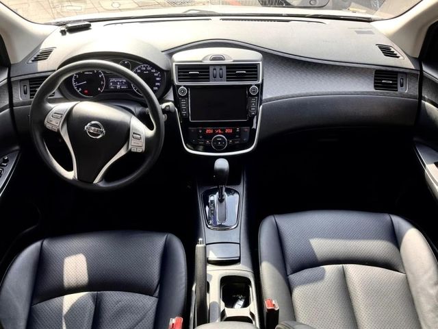 Nissan Tiida  第3張相片