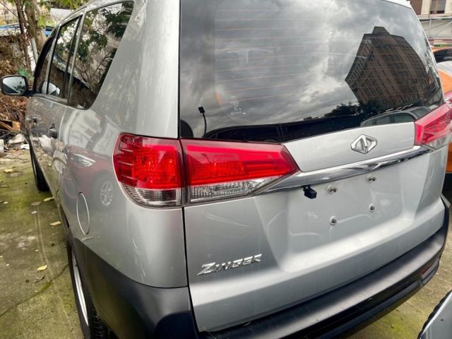 Mitsubishi Zinger  第3張相片