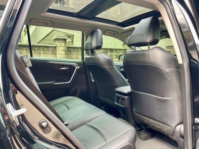 Toyota RAV4  第7張相片