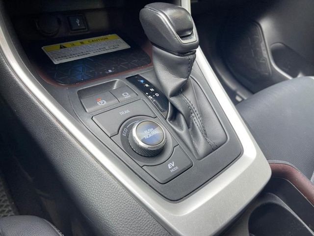 Toyota RAV4  第9張相片