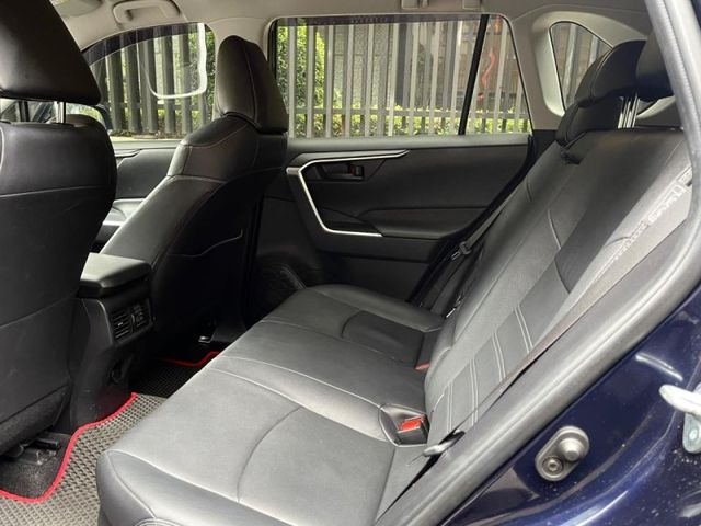 Toyota RAV4  第8張相片