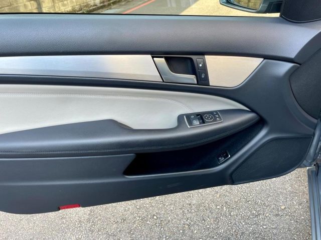 Mercedes-Benz/賓士 C180  第6張相片