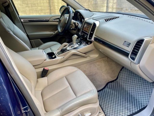 Porsche保時捷 Cayenne   第10張相片