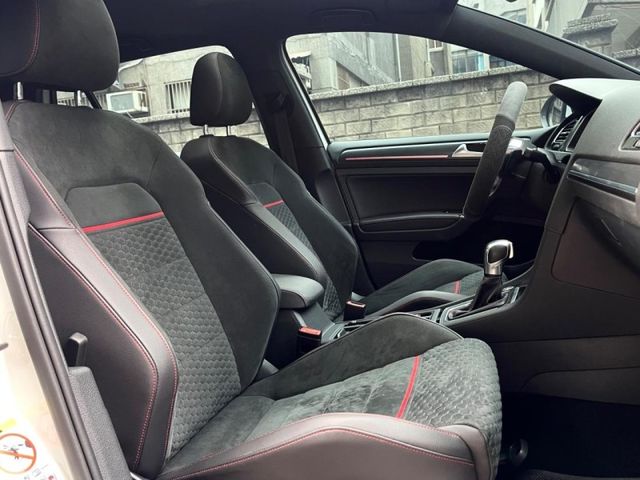 Volkswagen 福斯 Golf  第2張相片