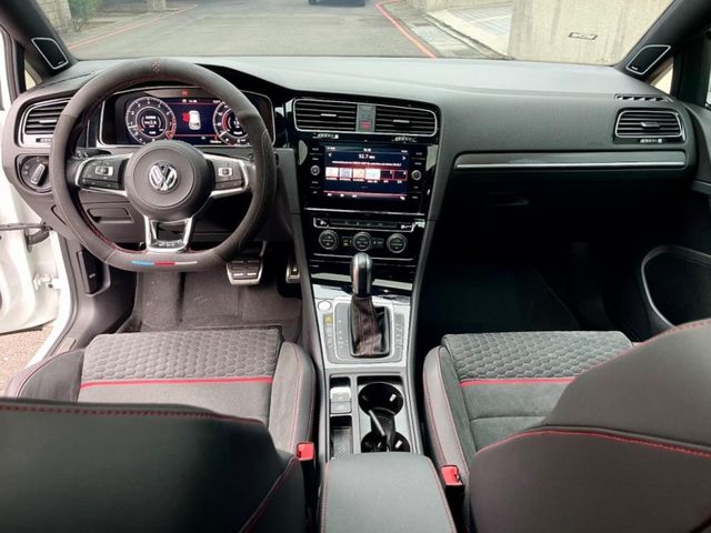 Volkswagen 福斯 Golf  第3張相片