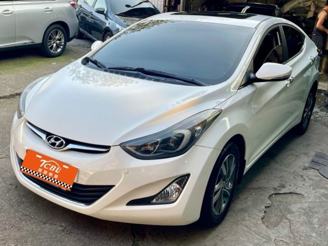 Hyundai Elantra  第1張相片