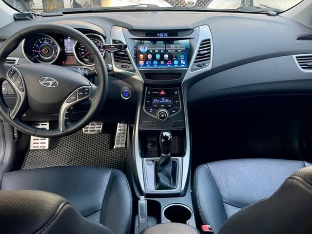 Hyundai Elantra  第3張相片