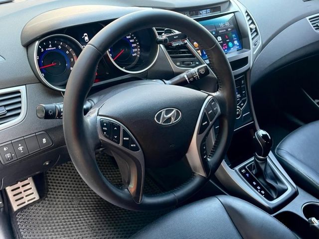 Hyundai Elantra  第4張相片