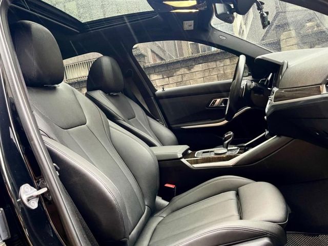 BMW/ 寶馬 330i  第9張相片