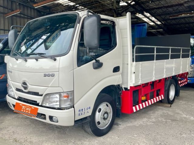 Hino 300  第1張相片