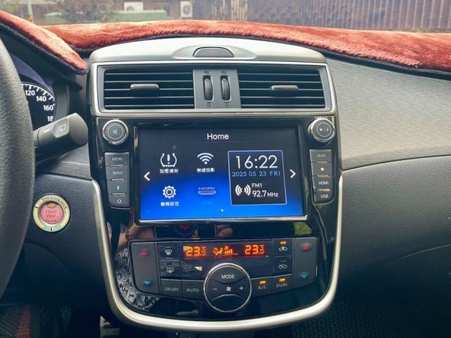 Nissan Tiida  第7張相片
