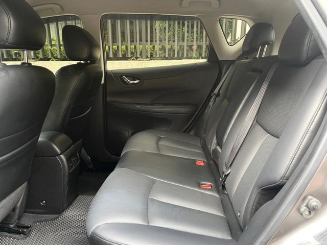 Nissan Tiida  第9張相片