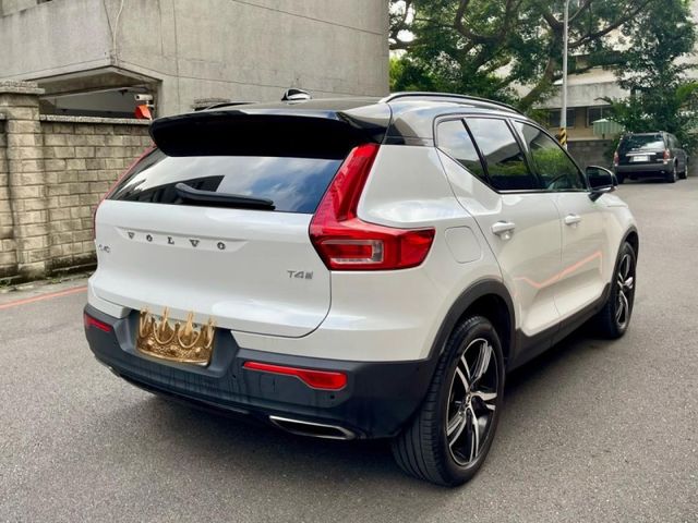 Volvo XC40  第3張相片