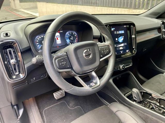 Volvo XC40  第7張相片
