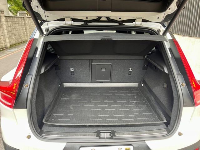 Volvo XC40  第15張相片