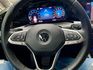 2022年出廠GOLF 280Tsi輕油電 里程3萬多 內外漂亮氣氛很好 有ACC 車道偏離 盲點 原廠影音等等  第4張縮圖