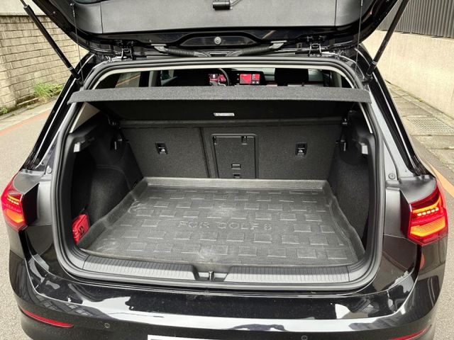2022年出廠GOLF 280Tsi輕油電 里程3萬多 內外漂亮氣氛很好 有ACC 車道偏離 盲點 原廠影音等等  第11張相片