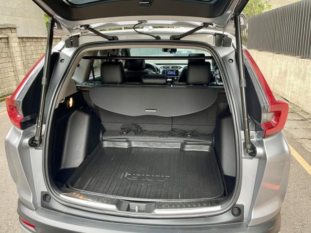 2023年出廠CRV S版 里程3萬多公里 有ACC 車道維持 環景360 電尾門 全景天窗  第9張相片
