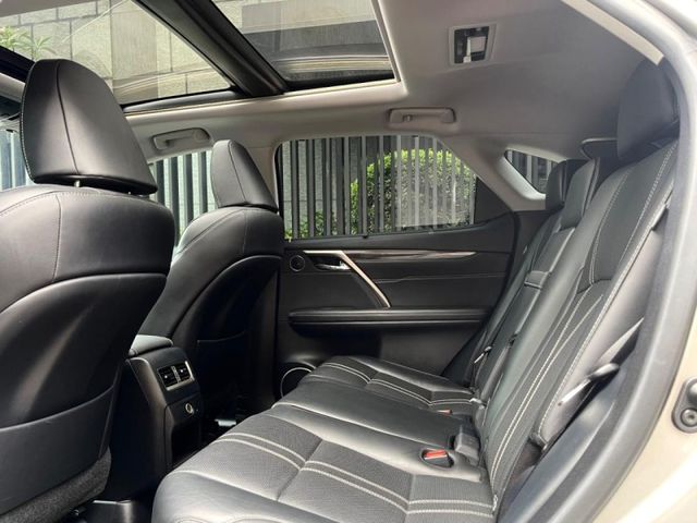 2017年RX200T 里程8萬 有全景天窗 環景360 ACC 車道維持 電尾門  第9張相片