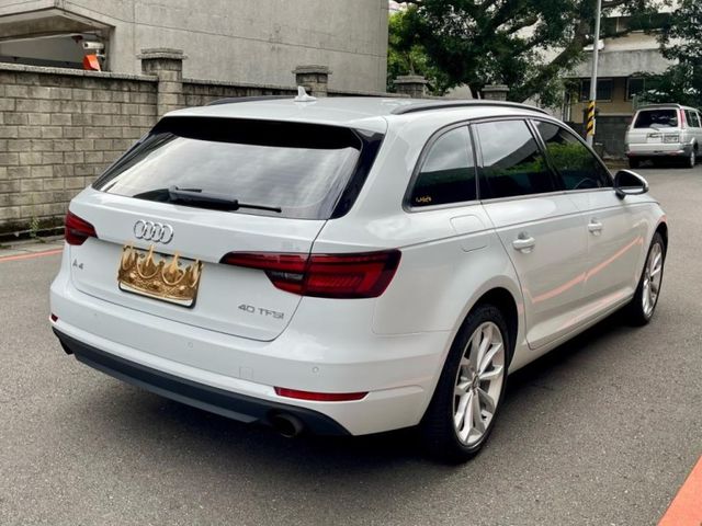 2018年式奧迪A4 旅行車 40Tfsi 氣氛不錯 有ikey 啟動 摸門 多媒體影音 環景360  電尾門 可全額貸款  第2張相片