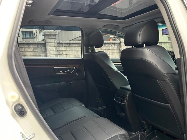 2023年型CRV S版 原廠保養 有全景天窗 ACC 電尾門 原廠影音 360環景  第6張相片
