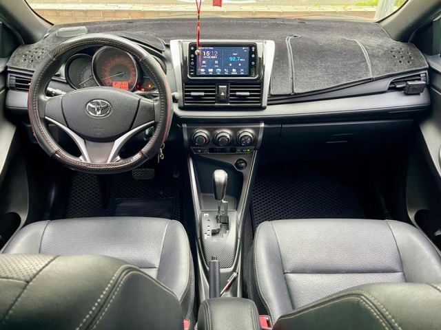 2016年YARIS 原廠保養 氣氛如新 有原廠影音 倒車顯影 可全額貸款  第3張相片