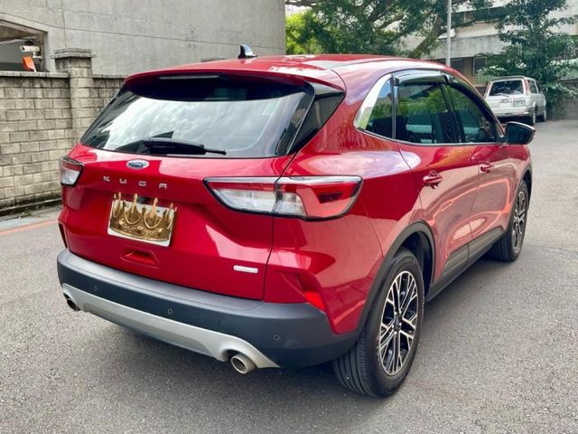 2022年Kuga 1.5T 里程5萬多 原廠保養 有ACC 車道維持 多媒體影音 360環景 可全額貸款  第2張相片