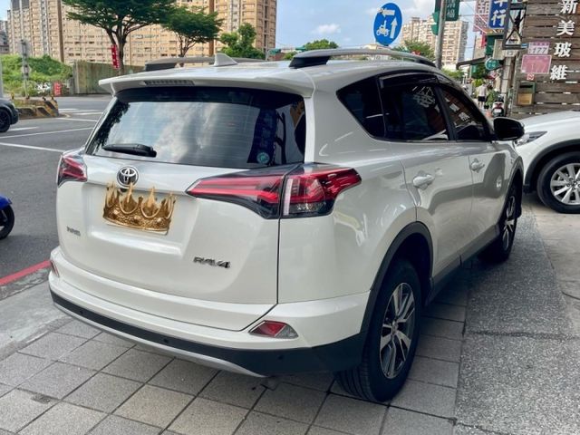 2018年RAV4 尊爵版2.0 有ACC 車道偏離 盲點偵測 免鑰匙啟動 摸門 環景360 多媒體影音 可全額貸  第2張相片