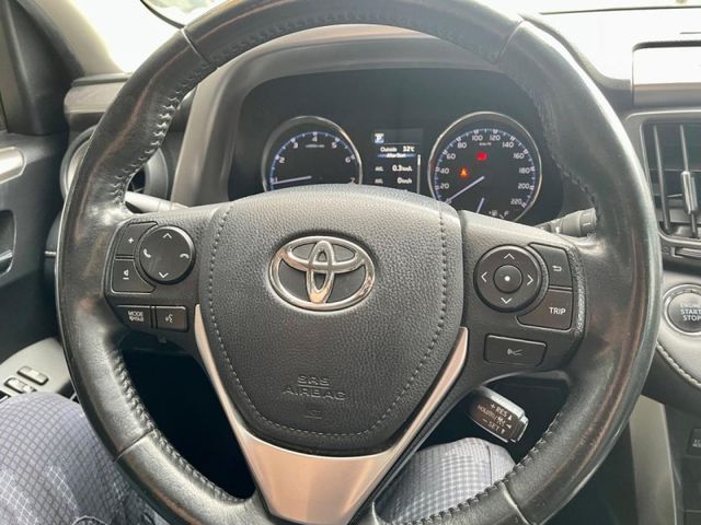 2018年RAV4 尊爵版2.0 有ACC 車道偏離 盲點偵測 免鑰匙啟動 摸門 環景360 多媒體影音 可全額貸  第7張相片
