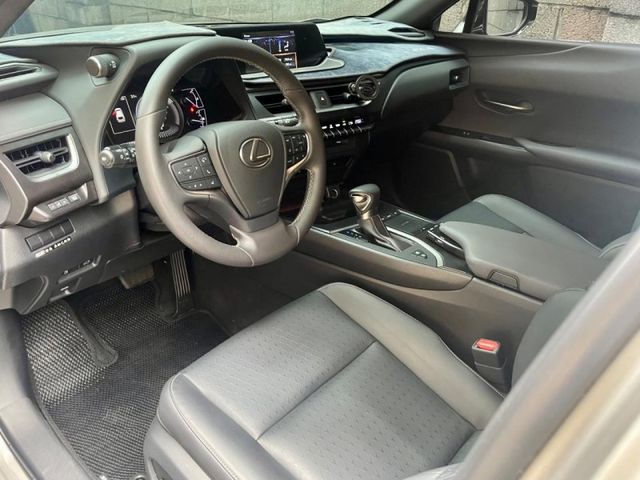 Lexus UX  第4張相片