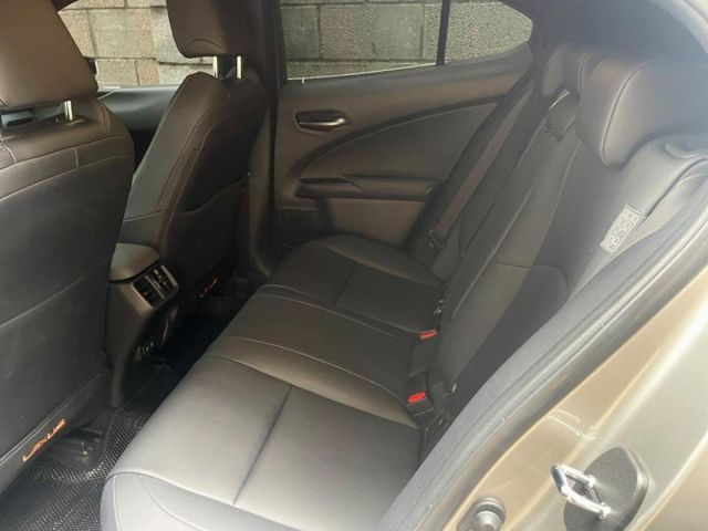 Lexus UX  第8張相片