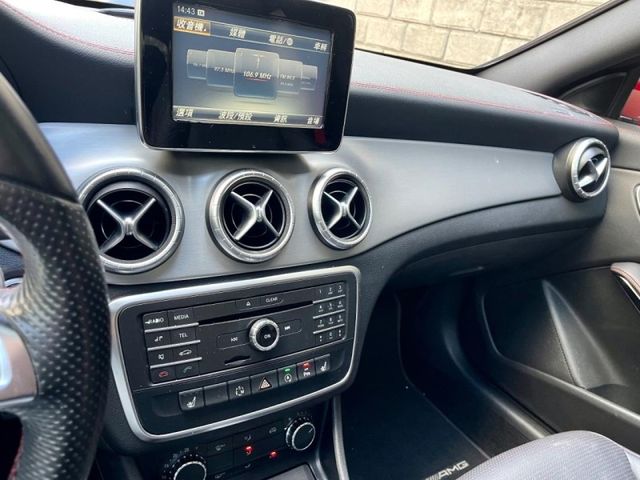 Mercedes-Benz/賓士 CLA250  第7張相片