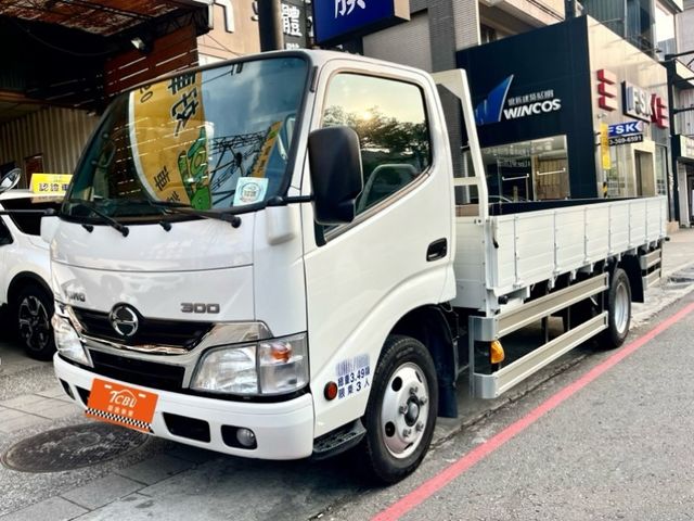Hino 300  第1張相片