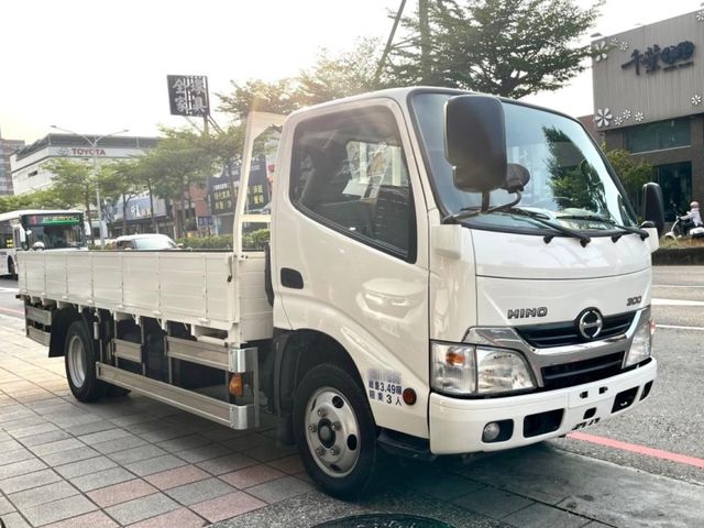 Hino 300  第2張相片
