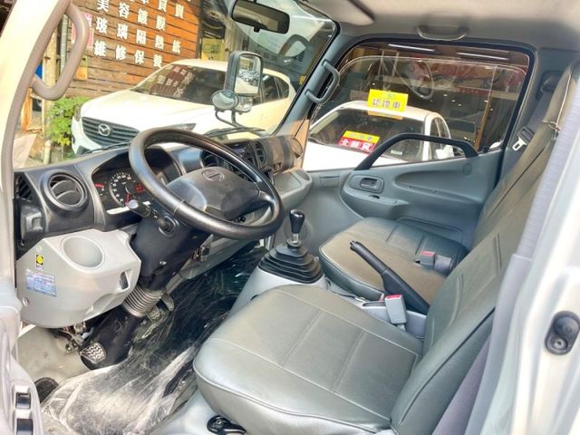 Hino 300  第4張相片