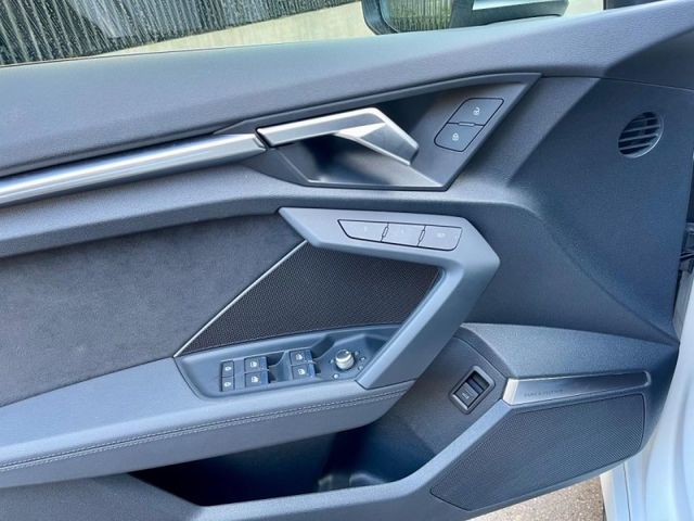 Audi RS3  第12張相片