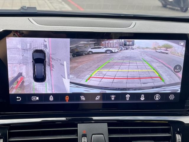 2016年總代理X4 28i 里程跑少 升級影音大銀幕 環景360影像 有電尾門 ikey摸門 恆溫  第8張相片