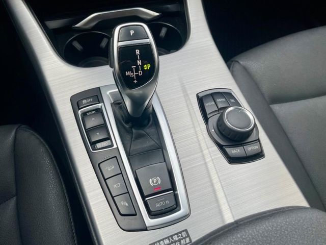 2016年總代理X4 28i 里程跑少 升級影音大銀幕 環景360影像 有電尾門 ikey摸門 恆溫  第9張相片