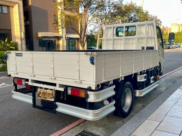 Hino 300  第4張相片