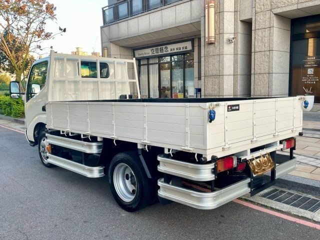 Hino 300  第5張相片